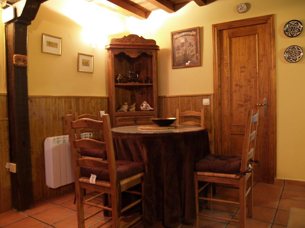 La Casa Del Vado Guest House Hervas Luaran gambar