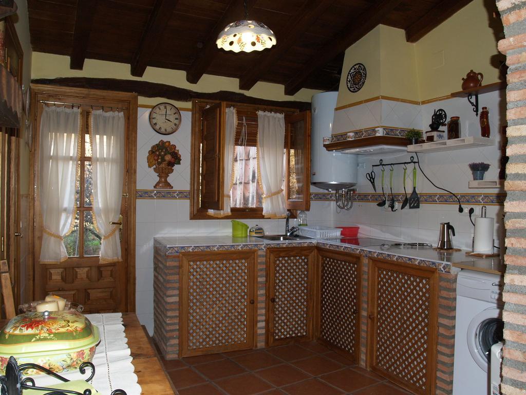 La Casa Del Vado Guest House Hervas Luaran gambar