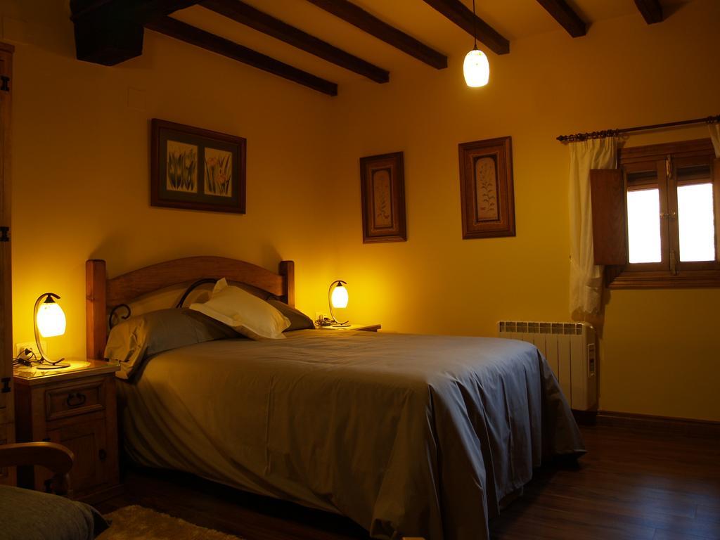 La Casa Del Vado Guest House Hervas Luaran gambar