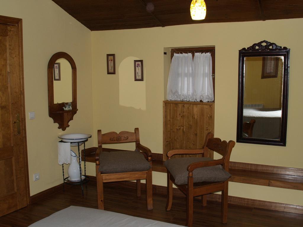 La Casa Del Vado Guest House Hervas Luaran gambar