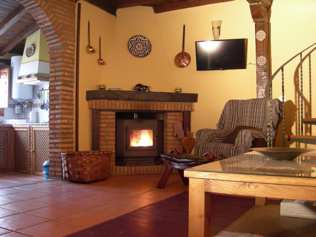 La Casa Del Vado Guest House Hervas Luaran gambar