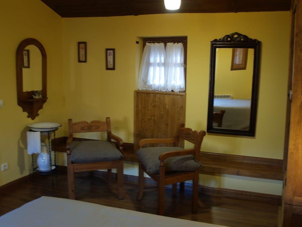 La Casa Del Vado Guest House Hervas Luaran gambar
